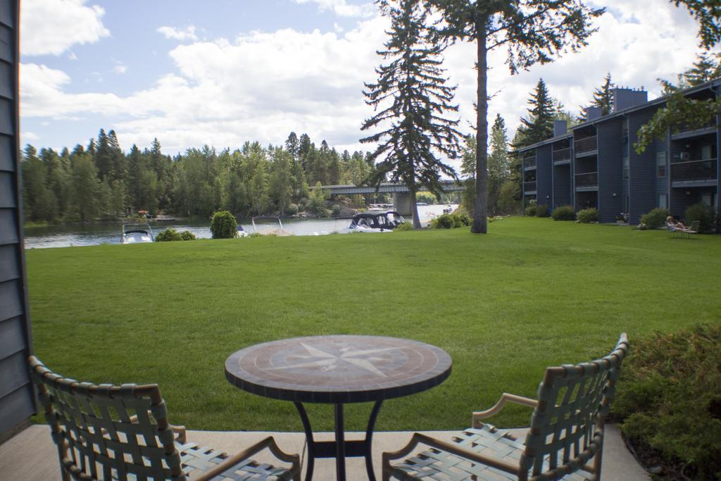 Hôtel Marina Cay à Bigfork Extérieur photo